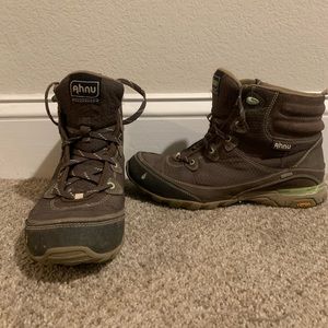 AHNU Waterproof Women’s Hiking Boots - Size 9